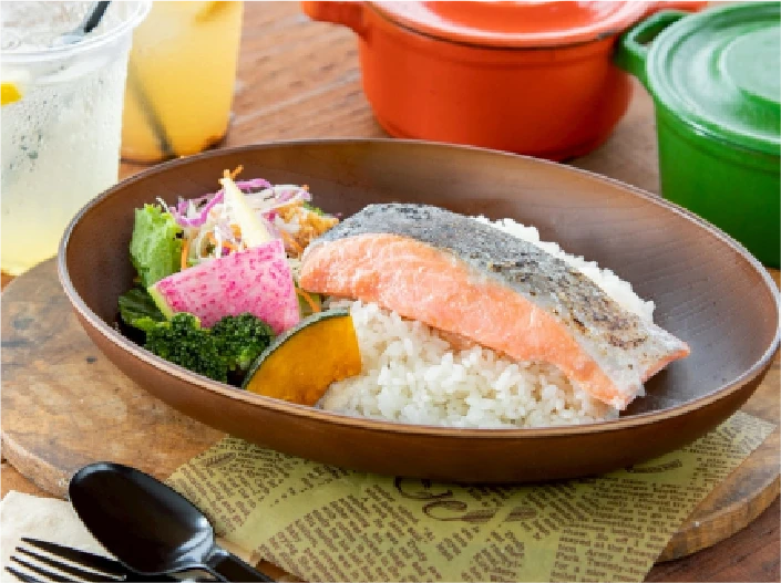 塩サーモンのグリル弁当